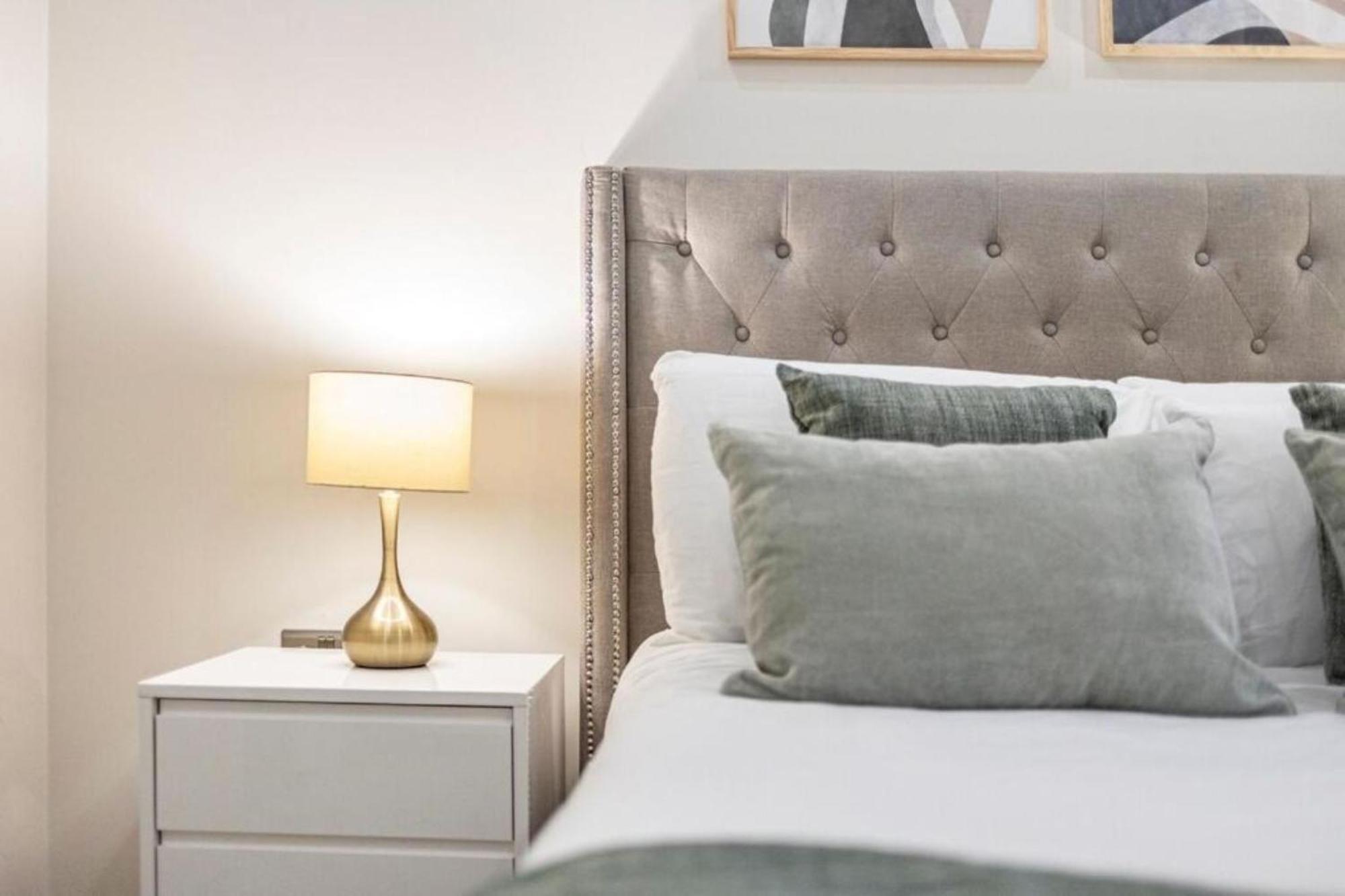 Modern Simplicity, Minimalist 2br Flat In * Londra